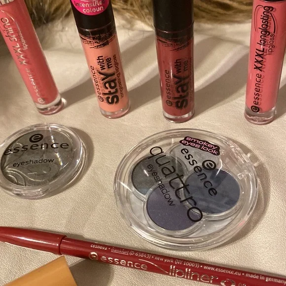 Bundle of 10 essence items(eyeshadow,lipgloss,lip liner,concealer,black mascara) - Picture 6 of 14